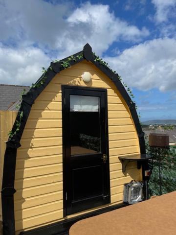 דירות קרנדונה Arch Pod & Hot Tub מראה חיצוני תמונה